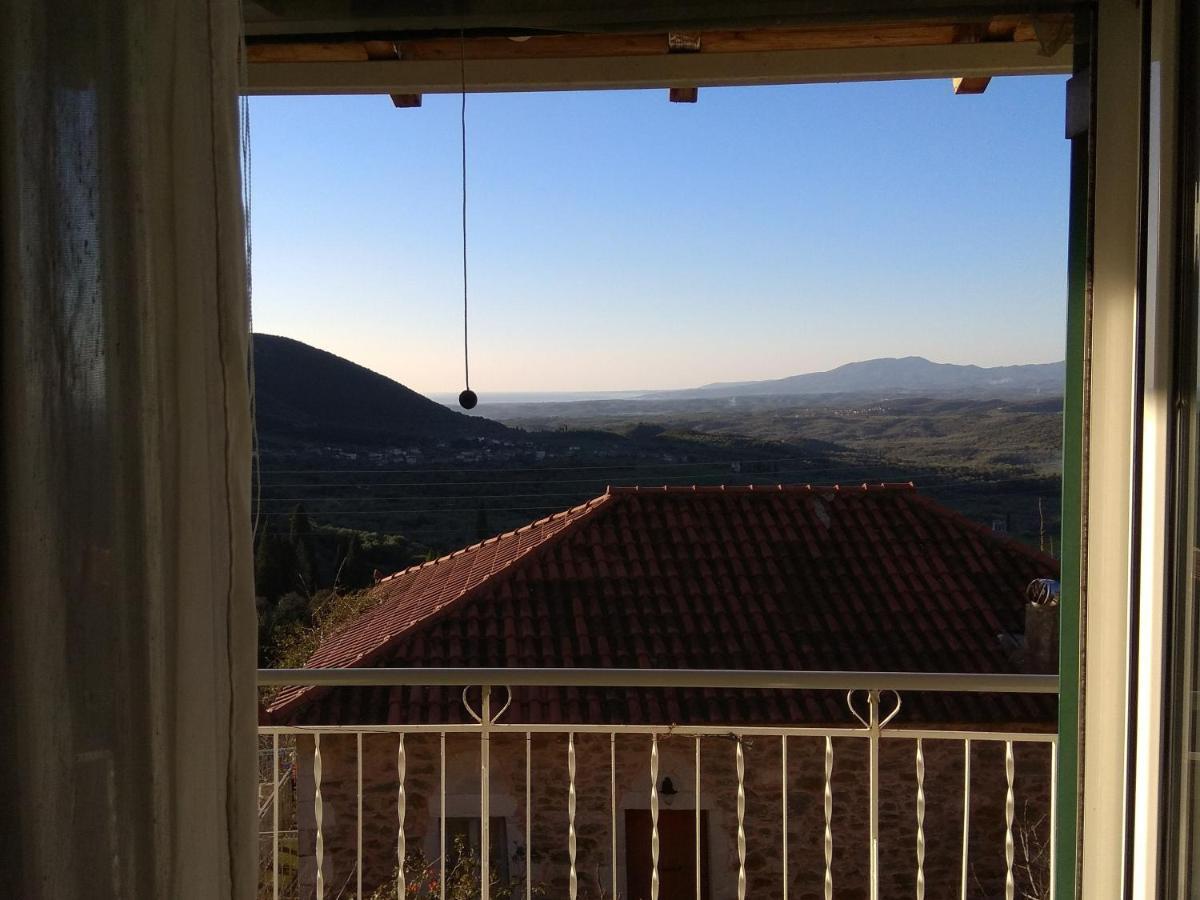 Апартаменты Vintage House With A Fantastic View Mavrommation Экстерьер фото